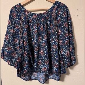 Gimmicks by BKE floral boho top Size Large